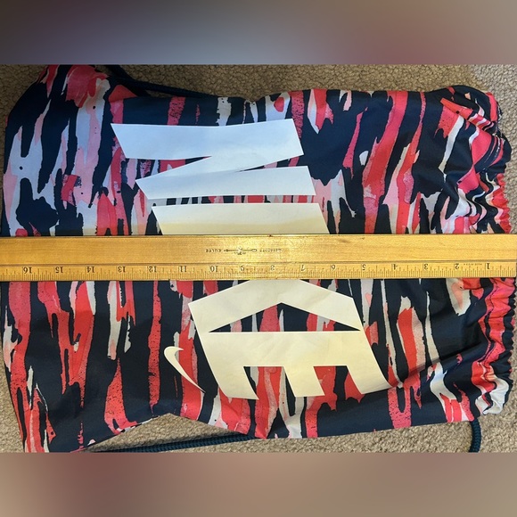 Nike Drawstring Bag - Picture 3 of 4